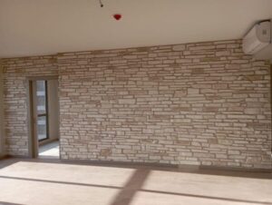 Piedra-Blancura-Efektli-Derzli-Dogal-Tas-Gorunumlu-Fiber-Tas-Panel-Modelleri-600x452