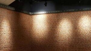 restoran-dekoratif_tugla_duvar_kaplama_panel_uygulama-600x338-1