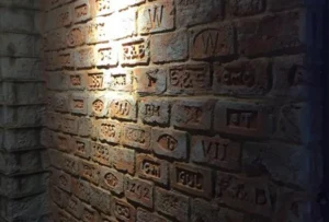 scritto-bianco-tugla-duvar-paneli-m2-fiyatlari